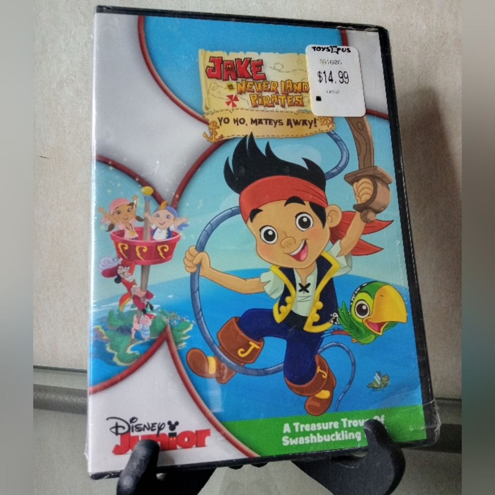 Disney Junior Jake and The Neverland Pirates Music Disc And Movie DVD